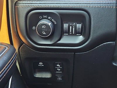 2020 RAM 1500 Laramie Longhorn Crew Cab 4x4 5'7' Box