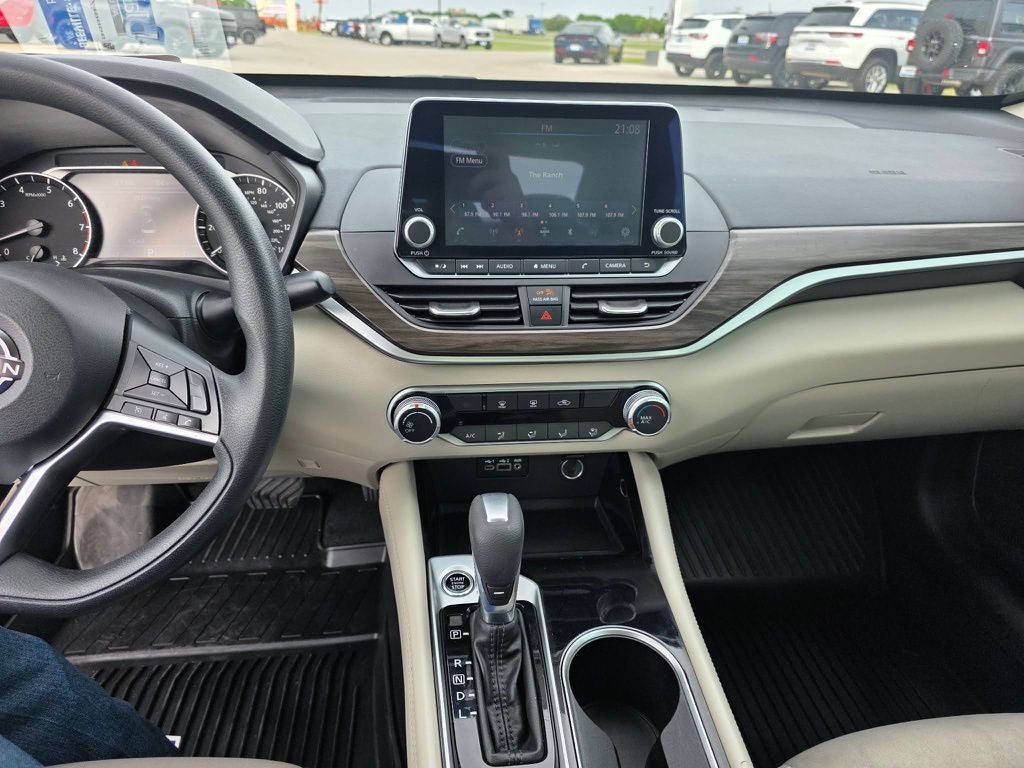 2023 Nissan Altima SV FWD