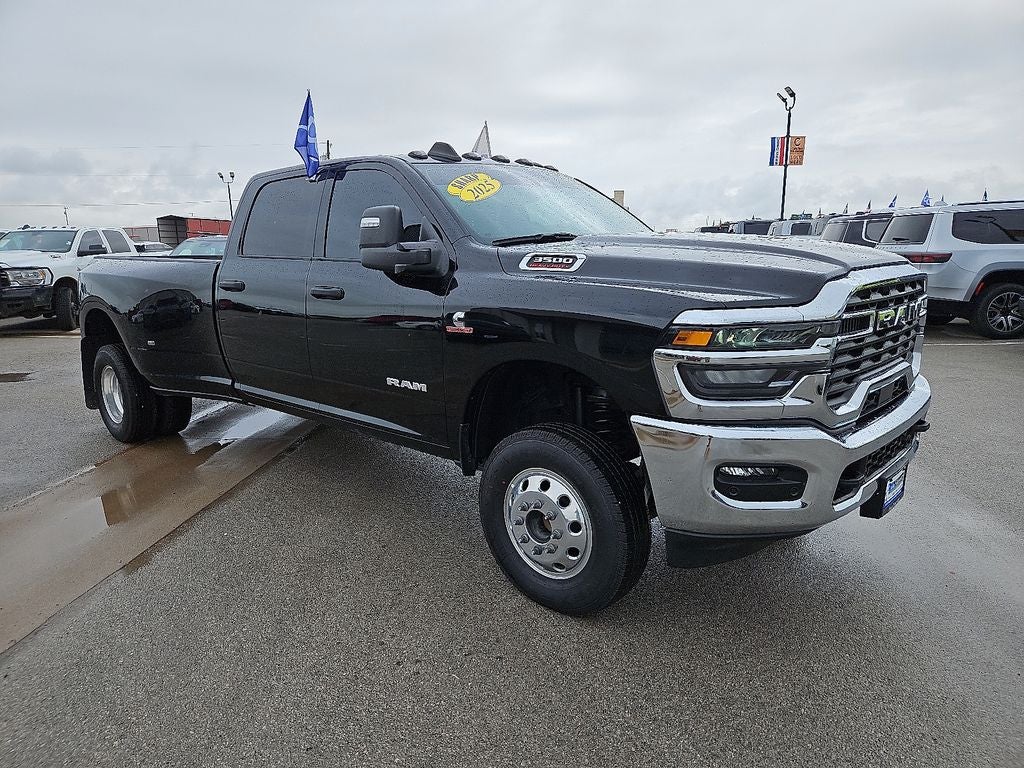 2025 RAM 3500 Lone Star Crew Cab 4x4 8' Box