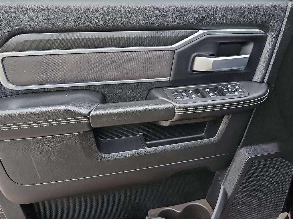 2025 RAM 3500 Lone Star Crew Cab 4x4 8' Box