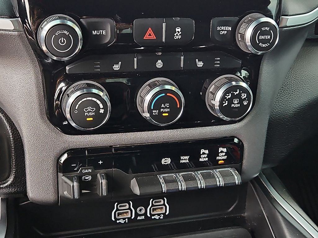 2025 RAM 3500 Lone Star Crew Cab 4x4 8' Box