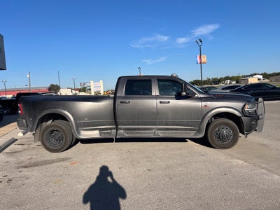 2022 RAM 3500 Laramie Crew Cab 4x4 8' Box