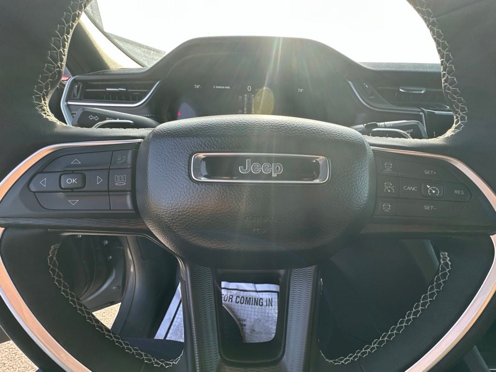 2025 Jeep Grand Cherokee Altitude 4x2