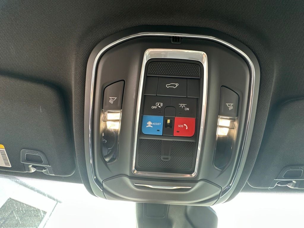 2025 Jeep Grand Cherokee Altitude 4x2