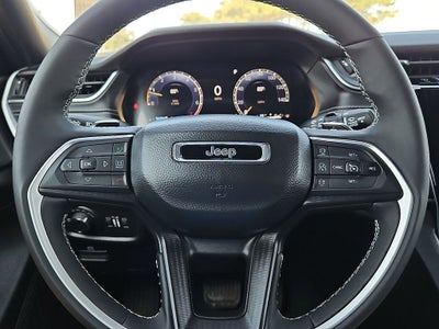 2025 Jeep Grand Cherokee Altitude 4x2