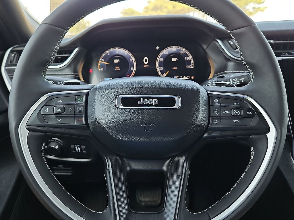 2025 Jeep Grand Cherokee Altitude 4x2