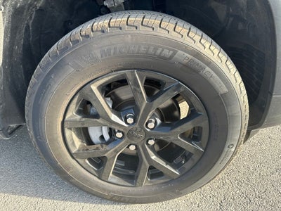 2025 Jeep Grand Cherokee Altitude 4x2