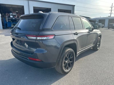 2025 Jeep Grand Cherokee Altitude 4x2