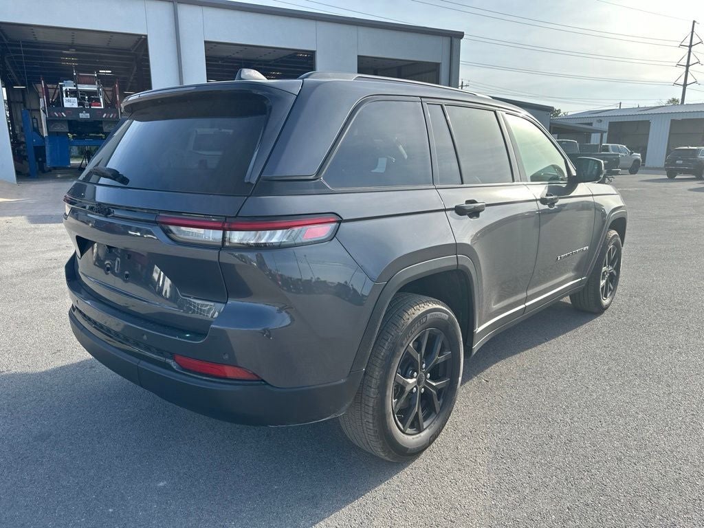 2025 Jeep Grand Cherokee Altitude 4x2