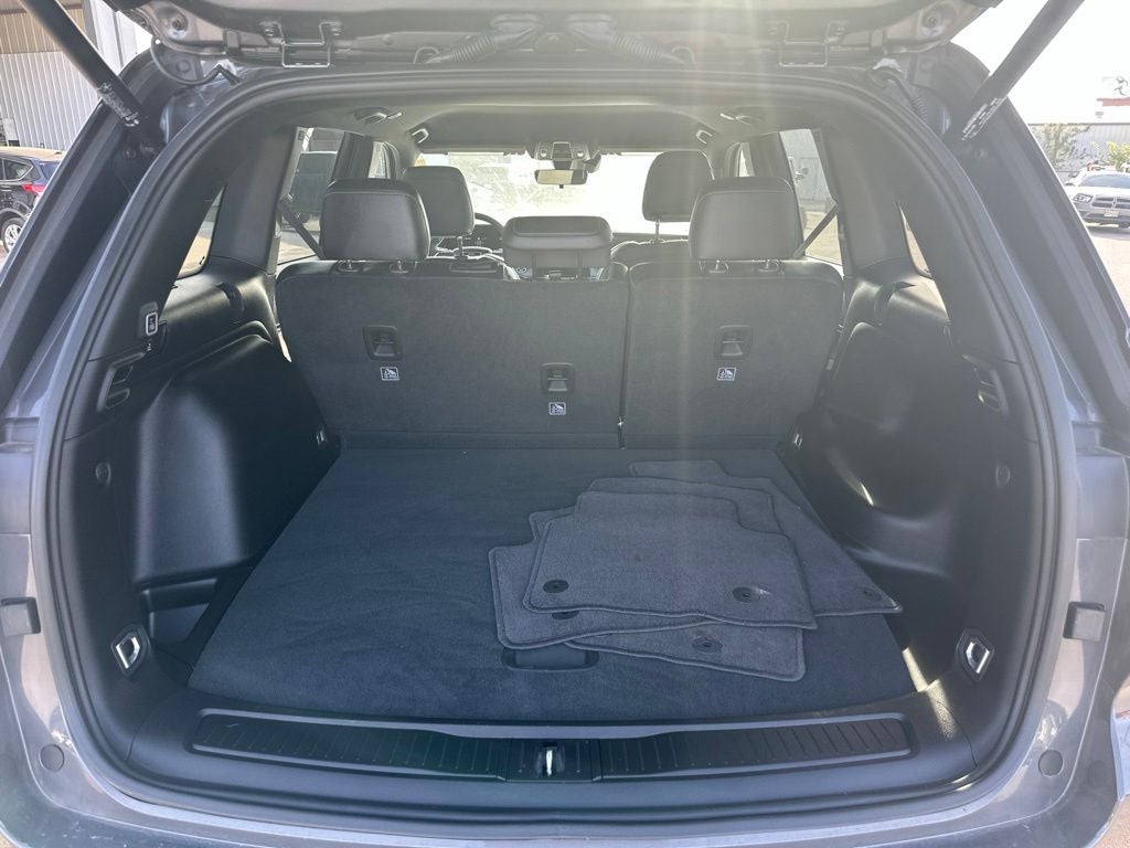 2025 Jeep Grand Cherokee Altitude 4x2