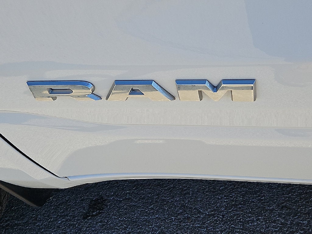 2023 RAM 1500 Laramie Crew Cab 4x2 5'7' Box