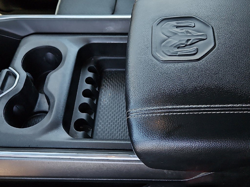 2023 RAM 1500 Laramie Crew Cab 4x2 5'7' Box