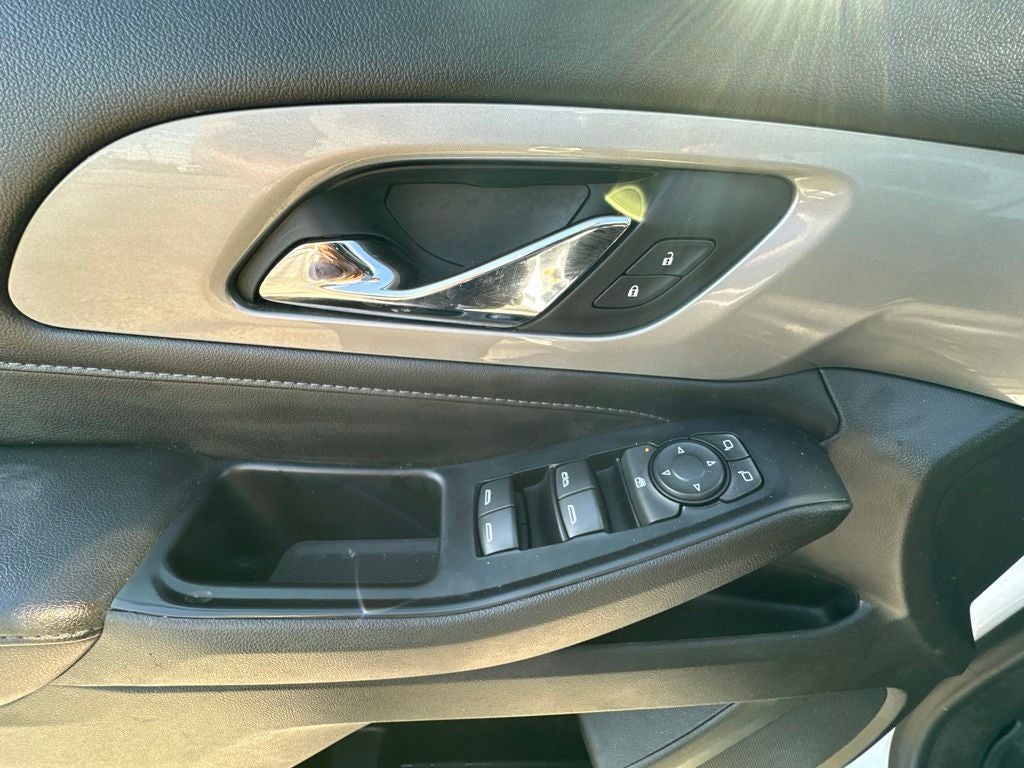 2022 Chevrolet Traverse FWD LT Cloth