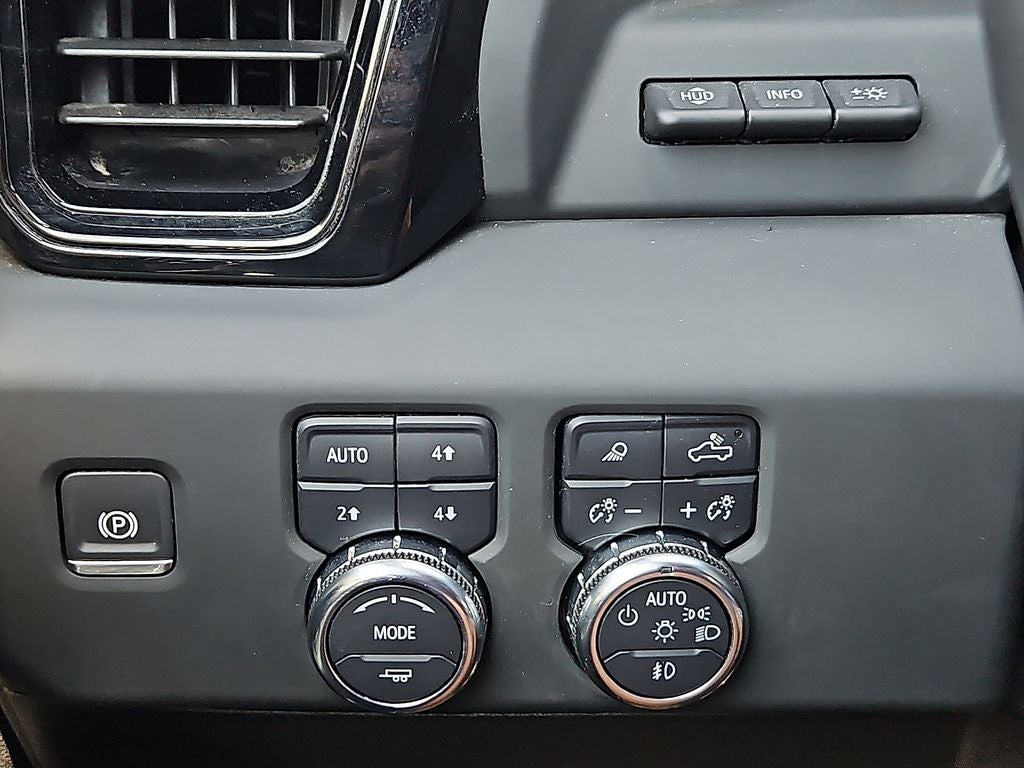 2024 GMC Sierra 2500HD 4WD Crew Cab Standard Bed AT4