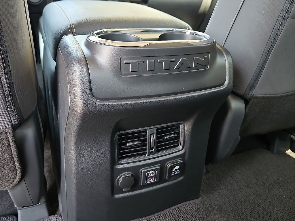 2024 Nissan TITAN Crew Cab SV 4x4