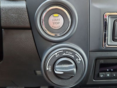2024 Nissan TITAN Crew Cab SV 4x4