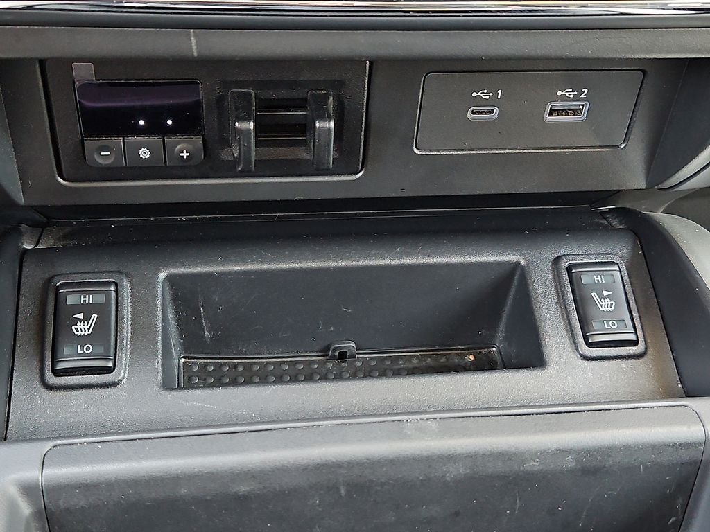 2024 Nissan TITAN Crew Cab SV 4x4