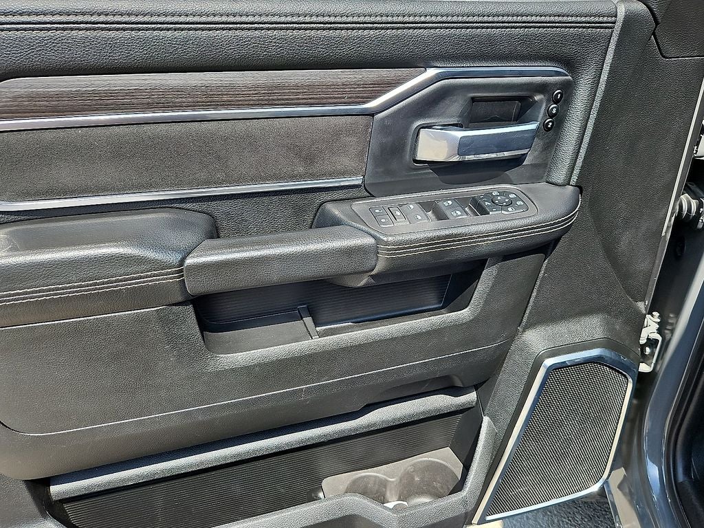2025 RAM 2500 Laramie Crew Cab 4x4 8' Box