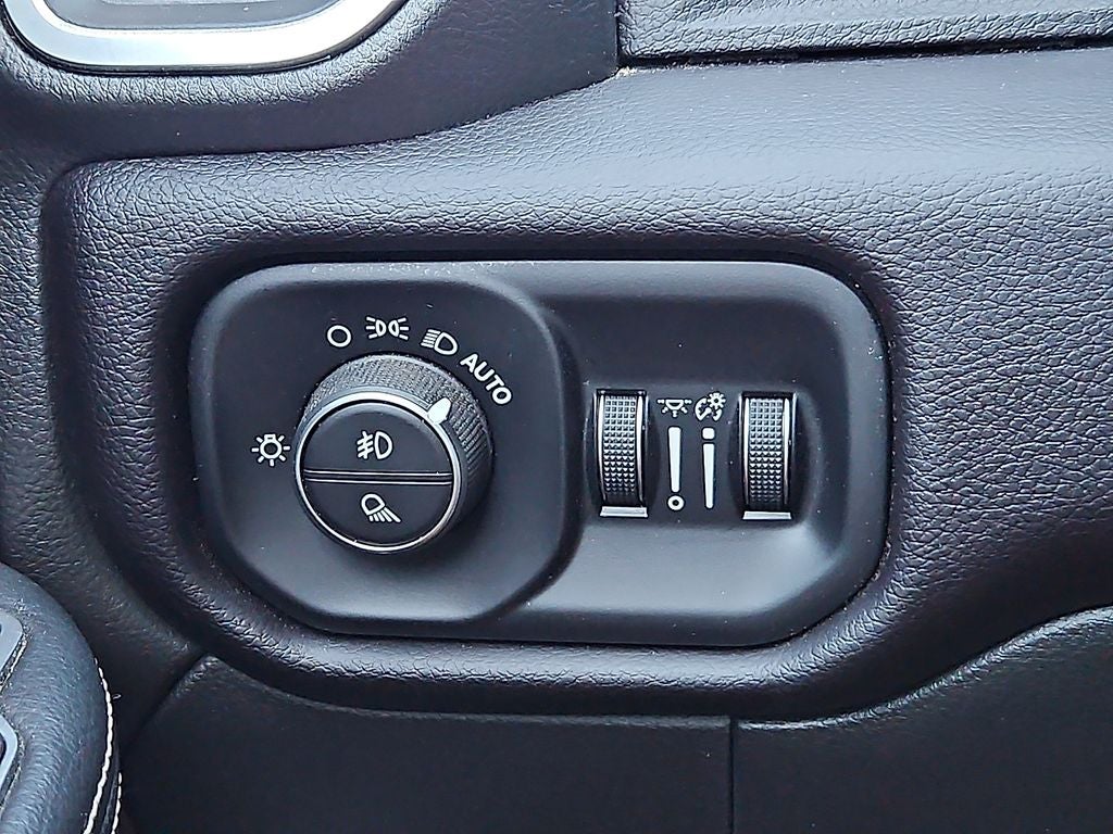 2023 RAM 3500 Laramie Crew Cab 4x4 8' Box
