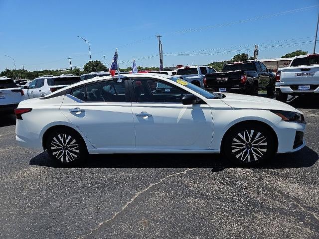 2025 Nissan Altima SV - Photo 9
