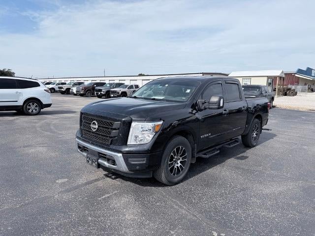 2023 Nissan Titan SV 4X2 Crew Cab's photo
