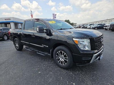 2023 Nissan Titan SV