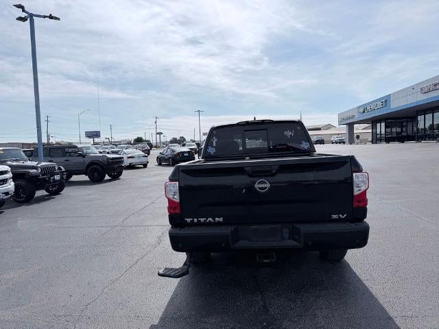 2023 Nissan Titan SV