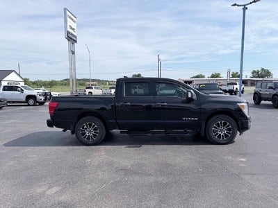 2023 Nissan Titan SV