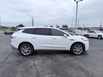 2022 Buick Enclave Essence