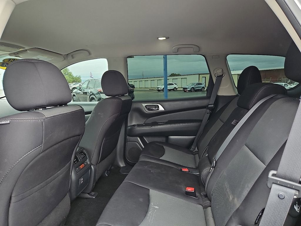 2018 Nissan Pathfinder SV