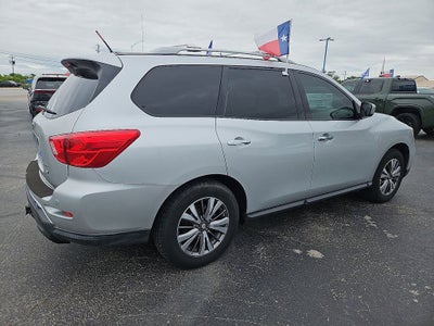 2018 Nissan Pathfinder SV