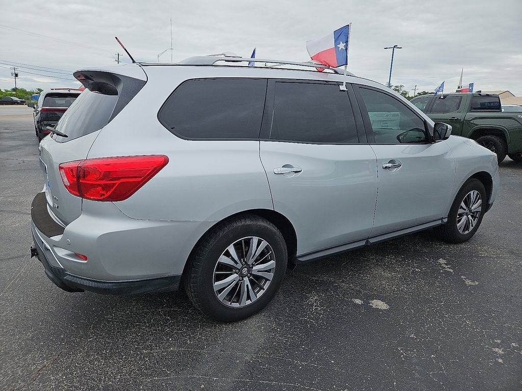 2018 Nissan Pathfinder SV
