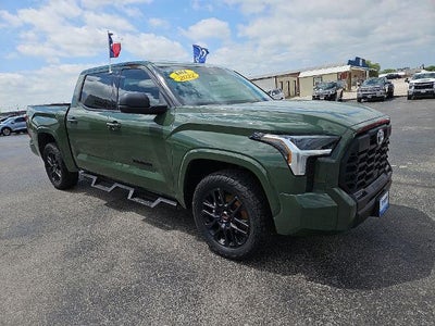 2022 Toyota Tundra 4WD SR5