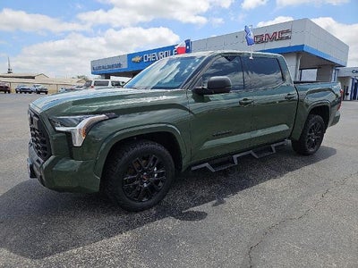 2022 Toyota Tundra 4WD SR5