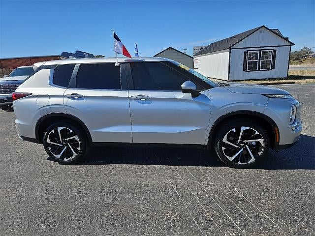 2022 Mitsubishi Outlander SE